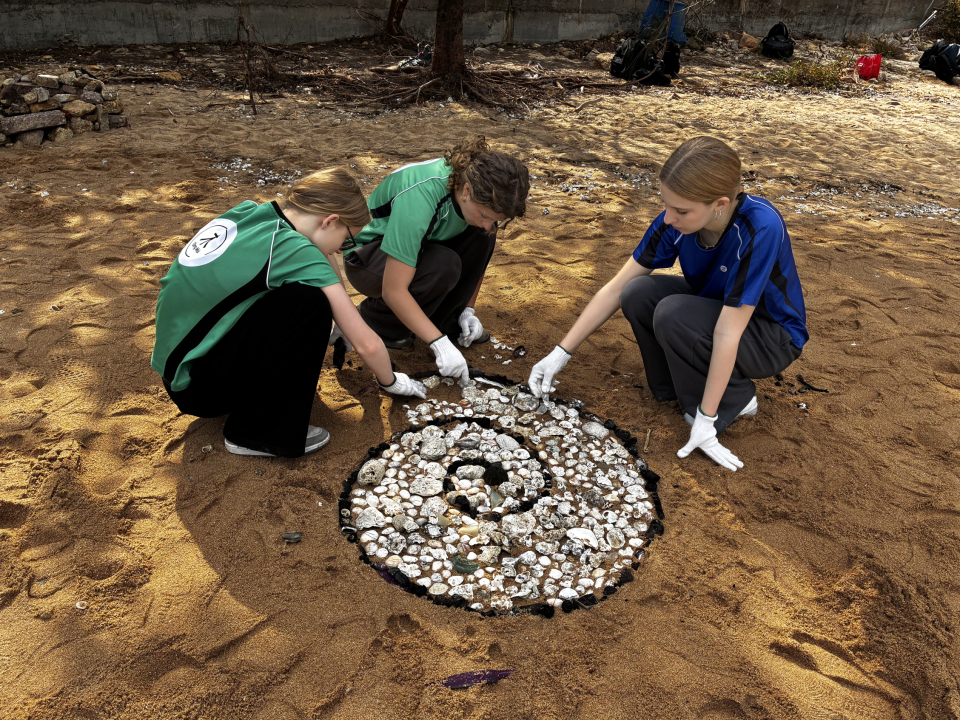 001CF8FB-CBCE-4B9A-99ED-618CFBD57D9D